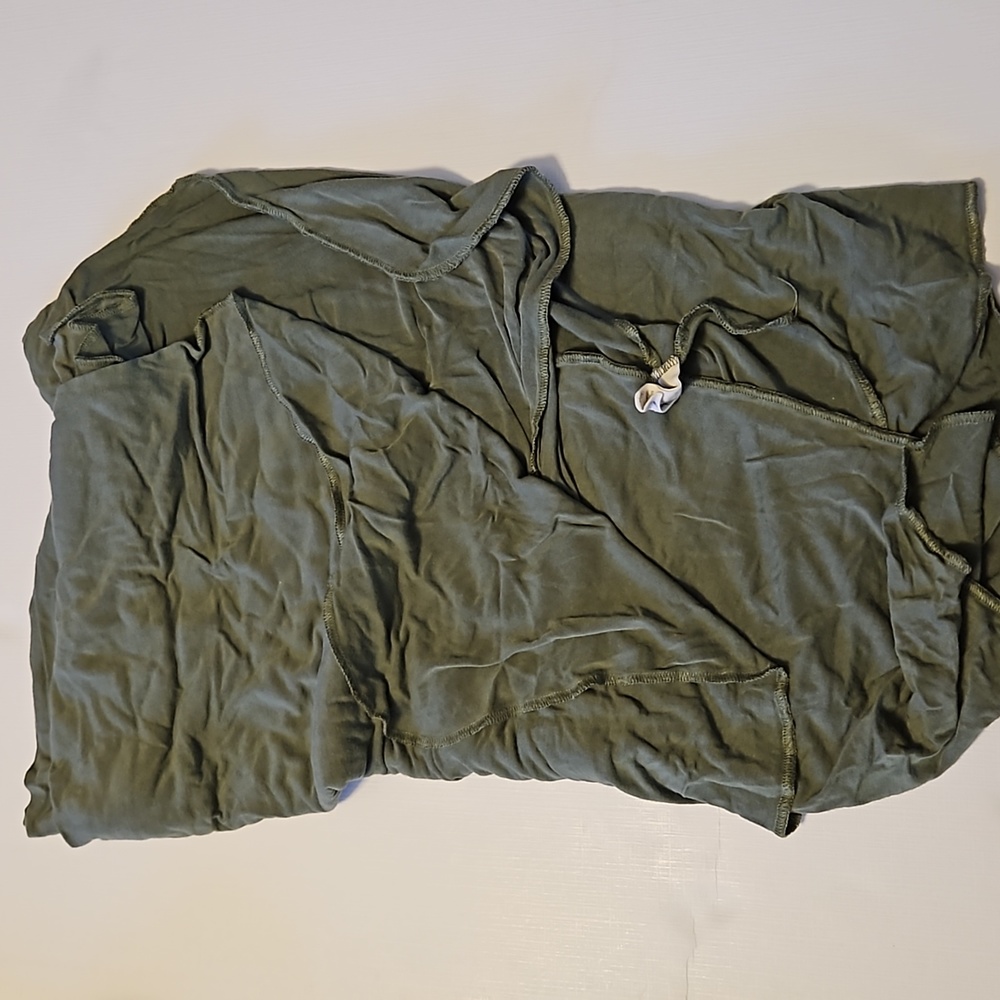 Kate Quinn swaddle blanket green